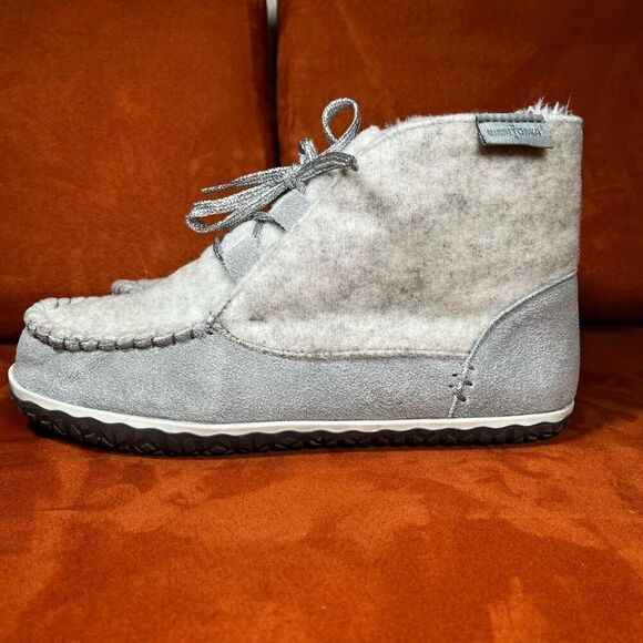 💜 Minnetonka Torrey Moccasin Booties Womens 9 M - Picture 1 of 8